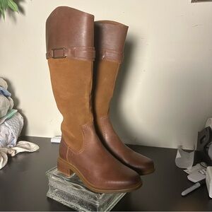New Brown Clarks Leather Knee-High Leather Boots. Size 8.5